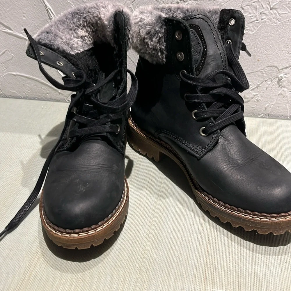 Pajar lace up winter booties USA size 6,5